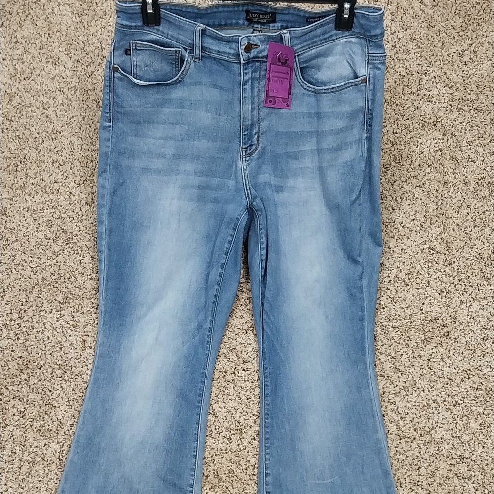 2872 Size 18W Judy Blues Trouser Flare Stretch Jeans, High Rise.